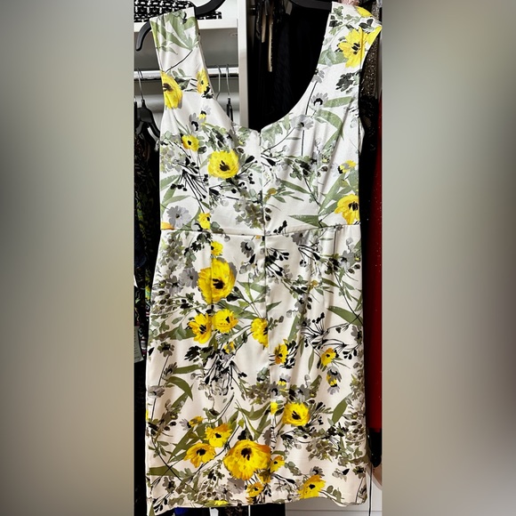 💛🌿🌼 White Satin Floral Dress 💛🌿🌼 Stunning! 🤍Size 14 - Picture 6 of 7